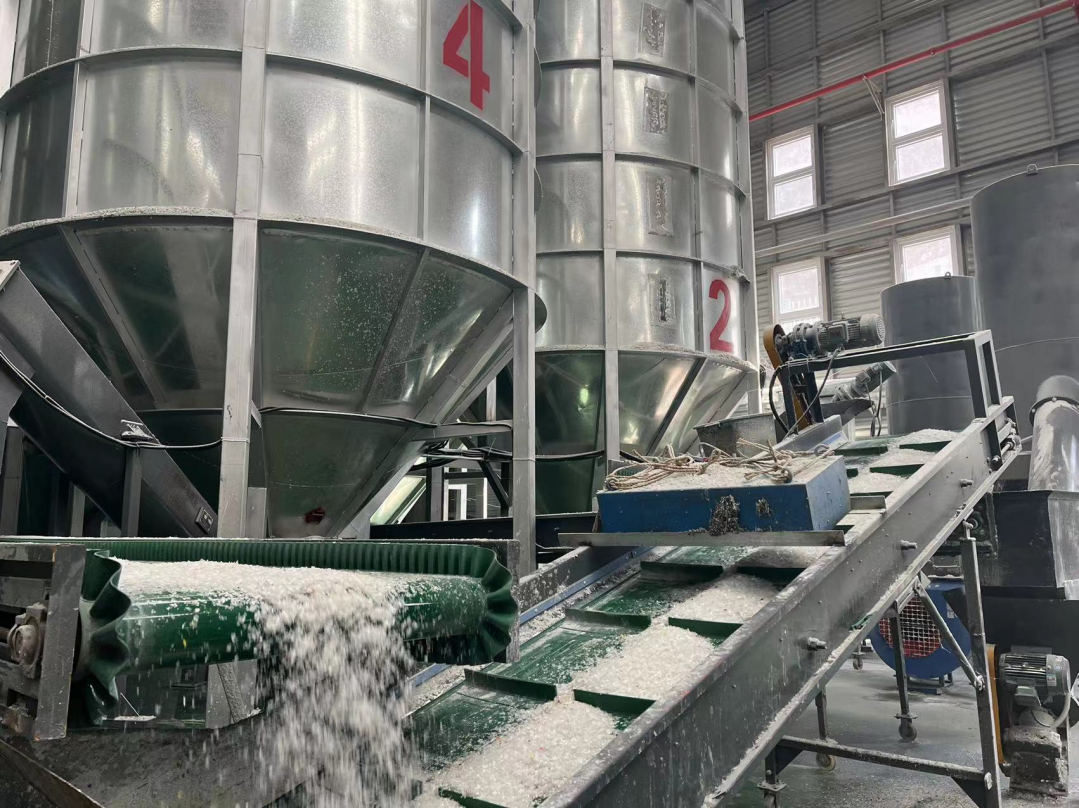 【重生之我在工厂当宝贝】废旧塑料瓶的独白：下次再kaiyun网页版见我已变了模样(图4)