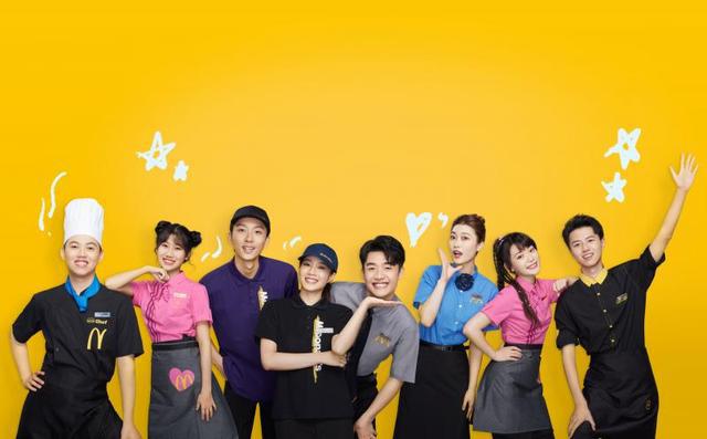 1件Polo衫=11个塑料瓶麦当劳中国发布新一代员工制服(图2)
