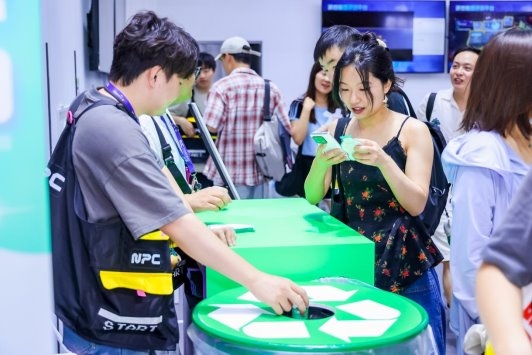 环保与爱心同行世纪华通与ChinaJoy启动“塑料瓶的新生”环保公益项目(图4)