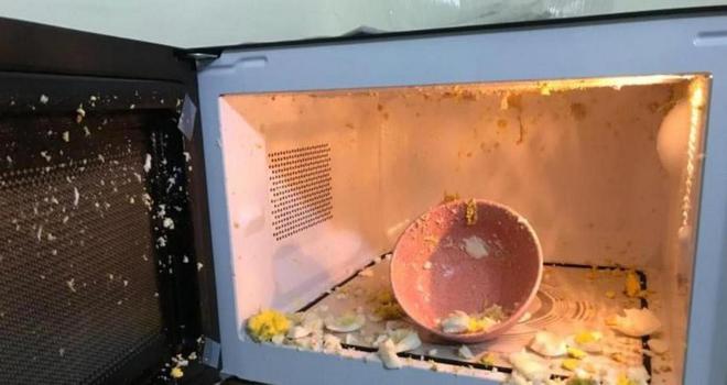 提醒：绝不能放进微波炉的5样东西很多人还不知道(图6)