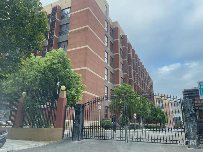 河南一中学让教职工吃鲜肉、学生吃冻肉？记者实探(图3)