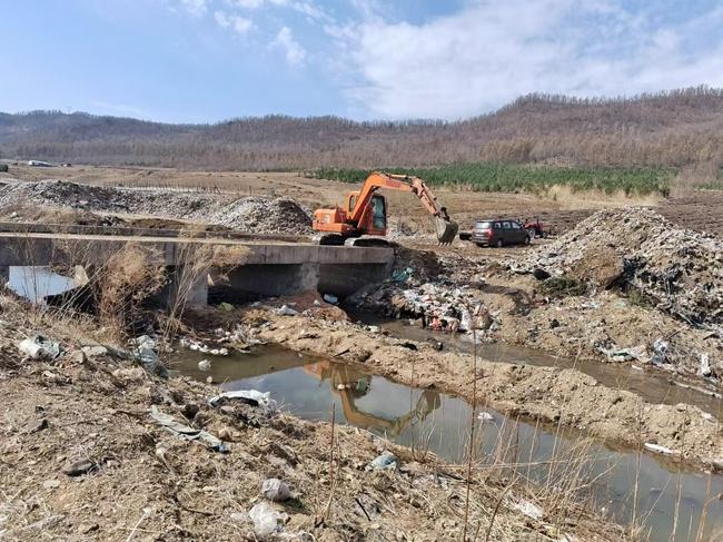 敦化市贤儒镇开展2024年秋季清河行动(图1)