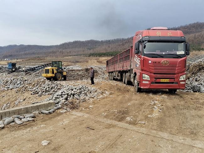 敦化市贤儒镇开展2024年秋季清河行动(图3)