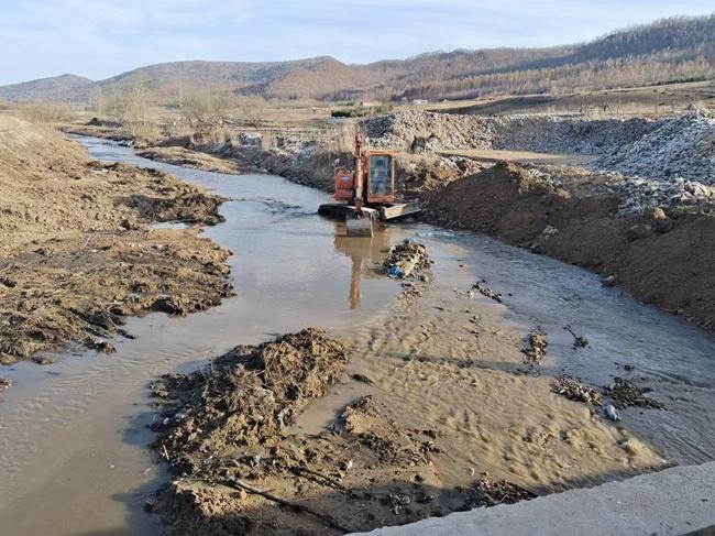 敦化市贤儒镇开展2024年秋季清河行动(图2)