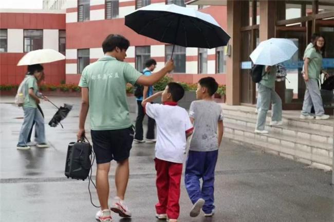 九年支教路一颗初“芯”：向草原为牧区写下最深情的“公益诗篇”(图6)