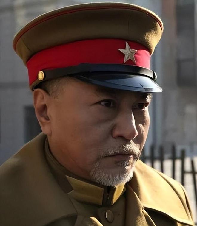 92岁牛犇仍独居养老院塑料瓶扣菜拖把当拐杖环境脏乱引热议(图11)