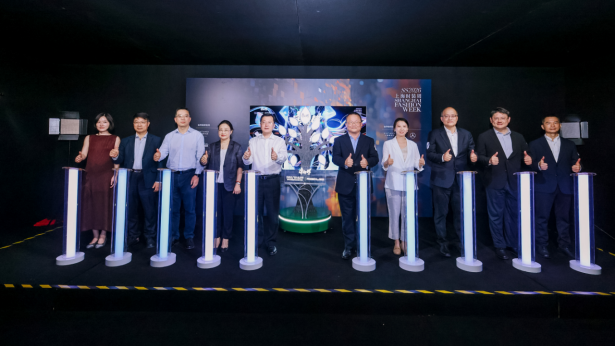 将食品包装变为潮流时装康师傅的“碳中和”秀上了上海时装周T台(图5)