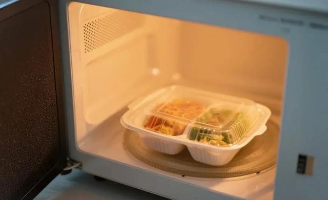 警惕！你吃进去的不是饭菜是微塑料(图1)